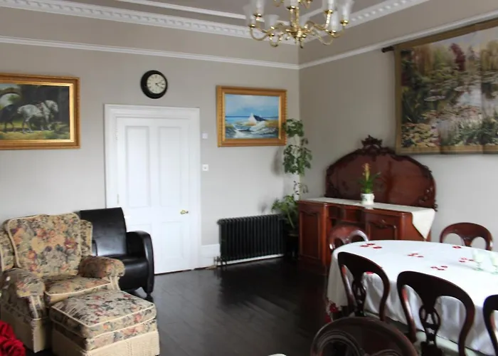לינה וארוחת בוקר Emmet House 3*