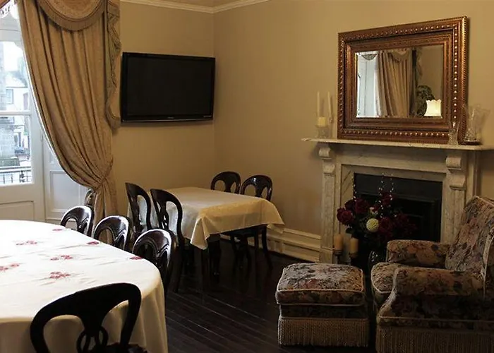 Emmet House לינה וארוחת בוקר