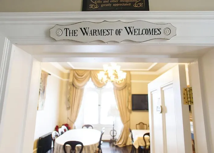Emmet House 3*