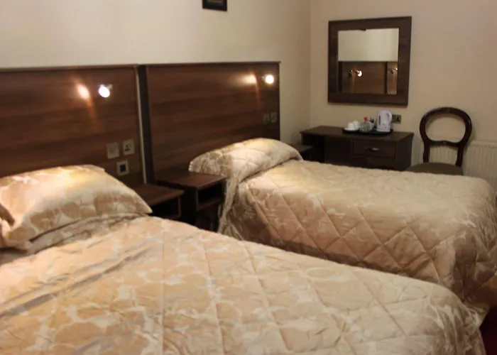 לינה וארוחת בוקר Emmet House 3*