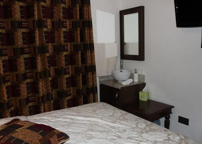 Emmet House 3* ביר