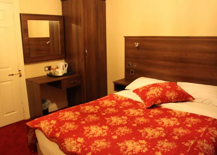 Emmet House 3* ביר