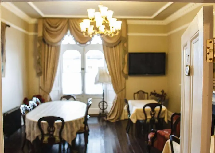 Emmet House 3* ביר