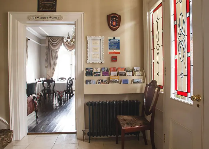 Emmet House ביר