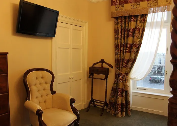 Emmet House 3* Birr