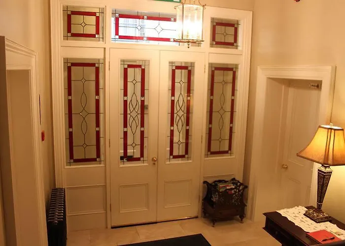Emmet House לינה וארוחת בוקר ביר