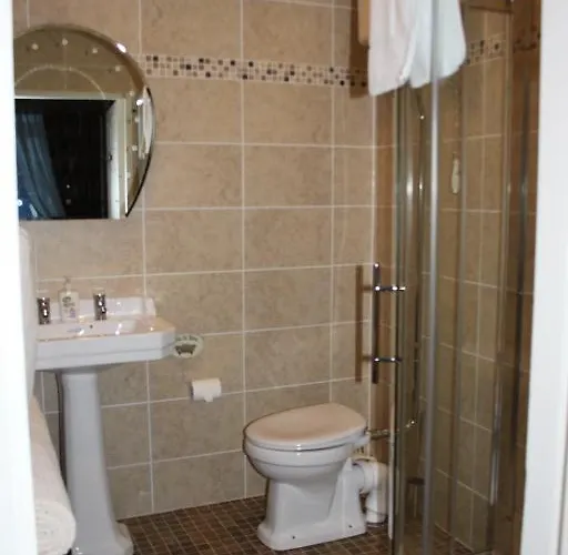 לינה וארוחת בוקר Emmet House 3*