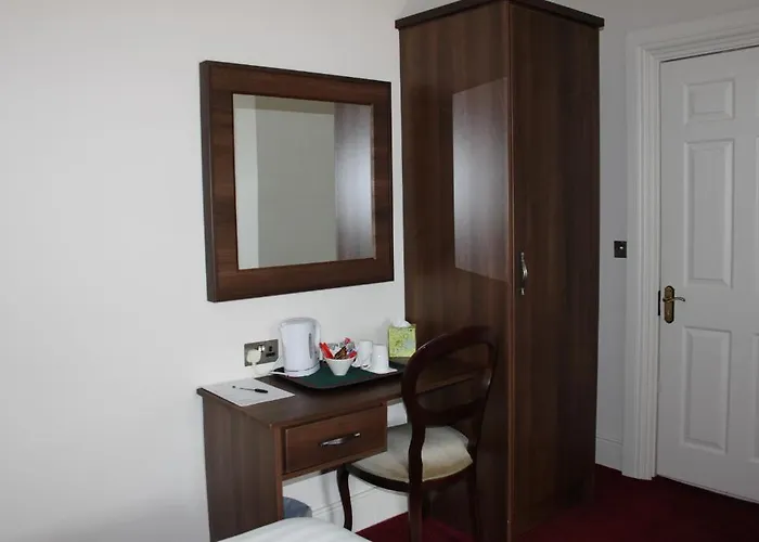 לינה וארוחת בוקר Emmet House